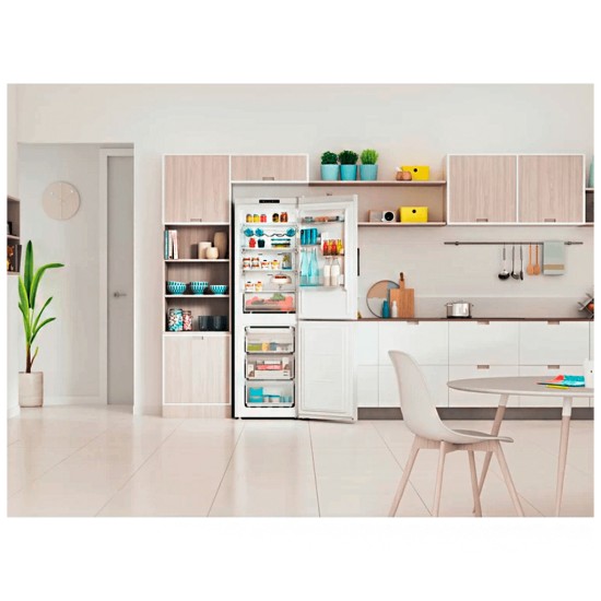 Холодильник Indesit INFC8TI21W0 Холодильник Indesit INFC8TI21W0