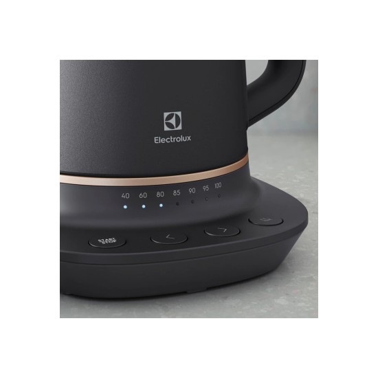 Електрочайник Electrolux E7K1-6BP Електрочайник Electrolux E7K1-6BP