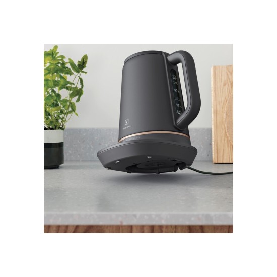 Електрочайник Electrolux E7K1-6BP Електрочайник Electrolux E7K1-6BP