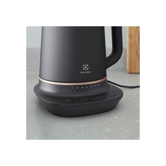 Електрочайник Electrolux E7K1-6BP Електрочайник Electrolux E7K1-6BP