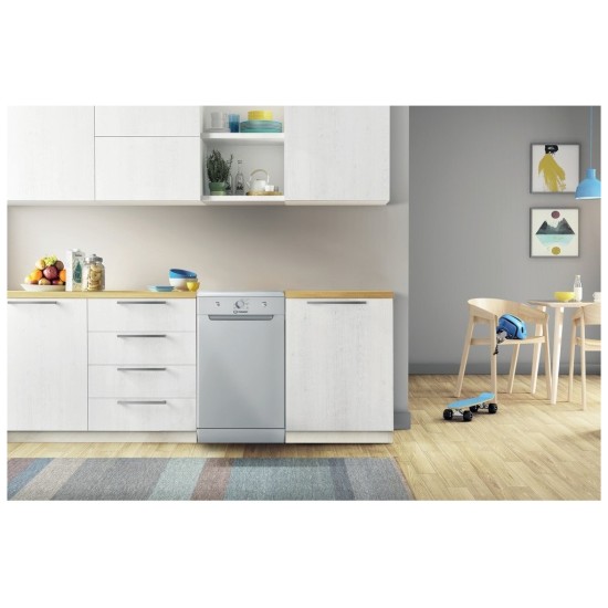 Посудомийна машина Indesit DSCFE1B10SRU Посудомийна машина Indesit DSCFE1B10SRU