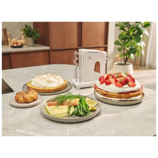 Миксер Electrolux EHM4W Миксер Electrolux EHM4W
